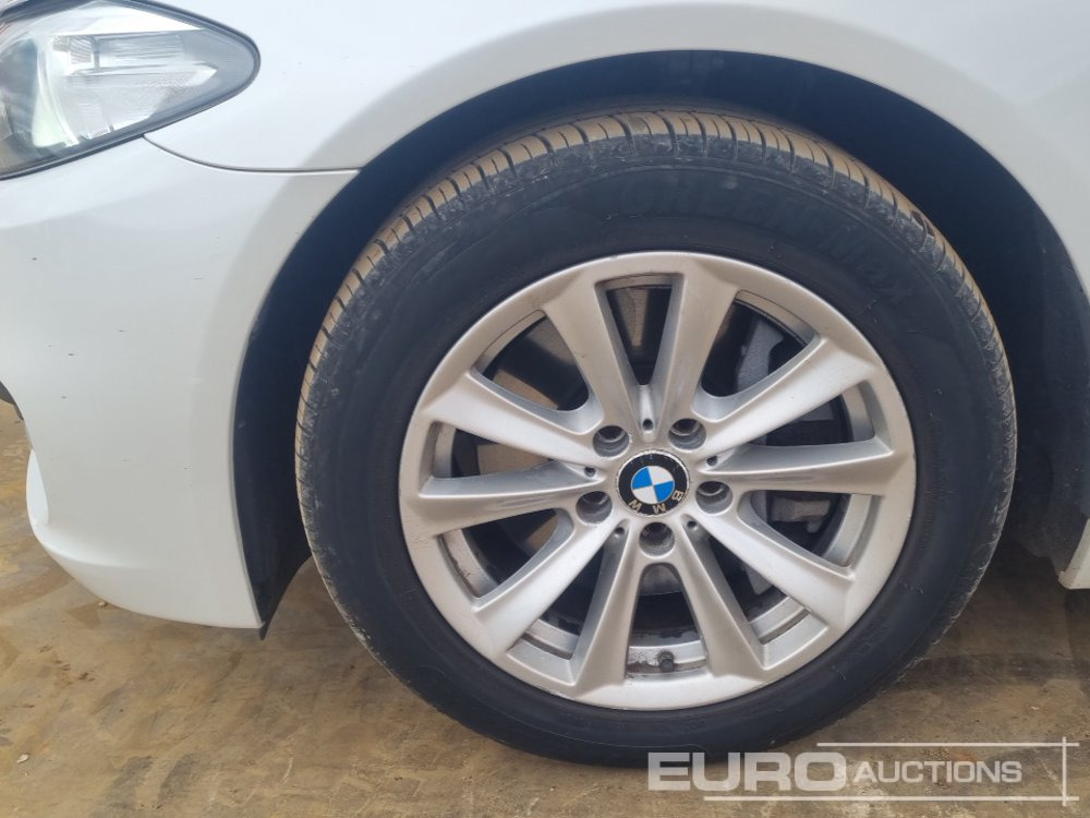 Osobní auto 2015 BMW 530D: obrázek 9