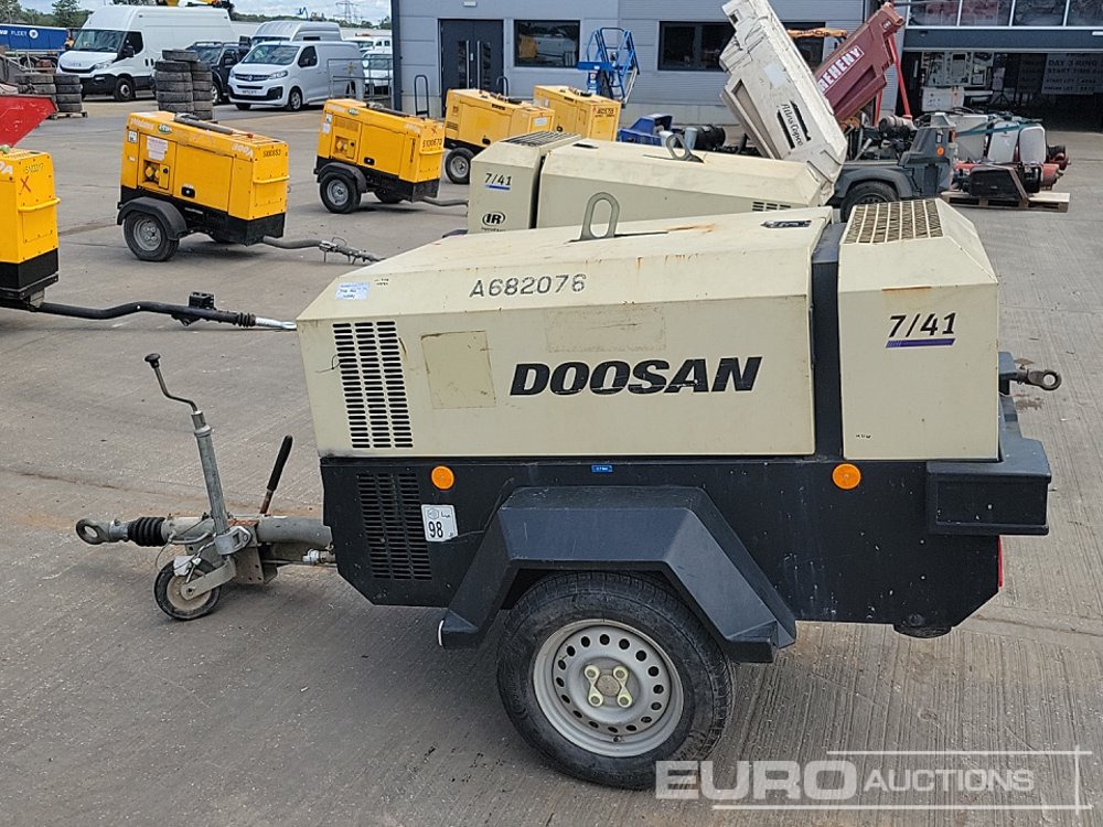 2015 Doosan 741 - Mobilní kompresor: obrázek 2 2015 Doosan 741 - Mobilní kompresor: obrázek 2