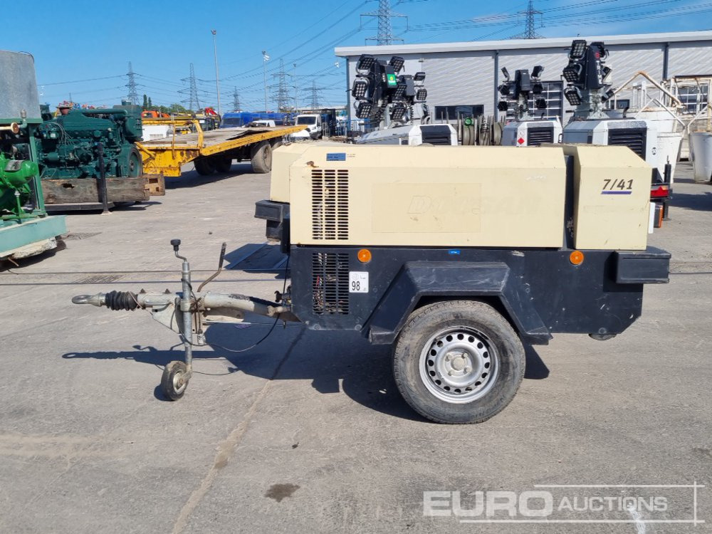 2015 Doosan 741 - Mobilní kompresor: obrázek 2 2015 Doosan 741 - Mobilní kompresor: obrázek 2