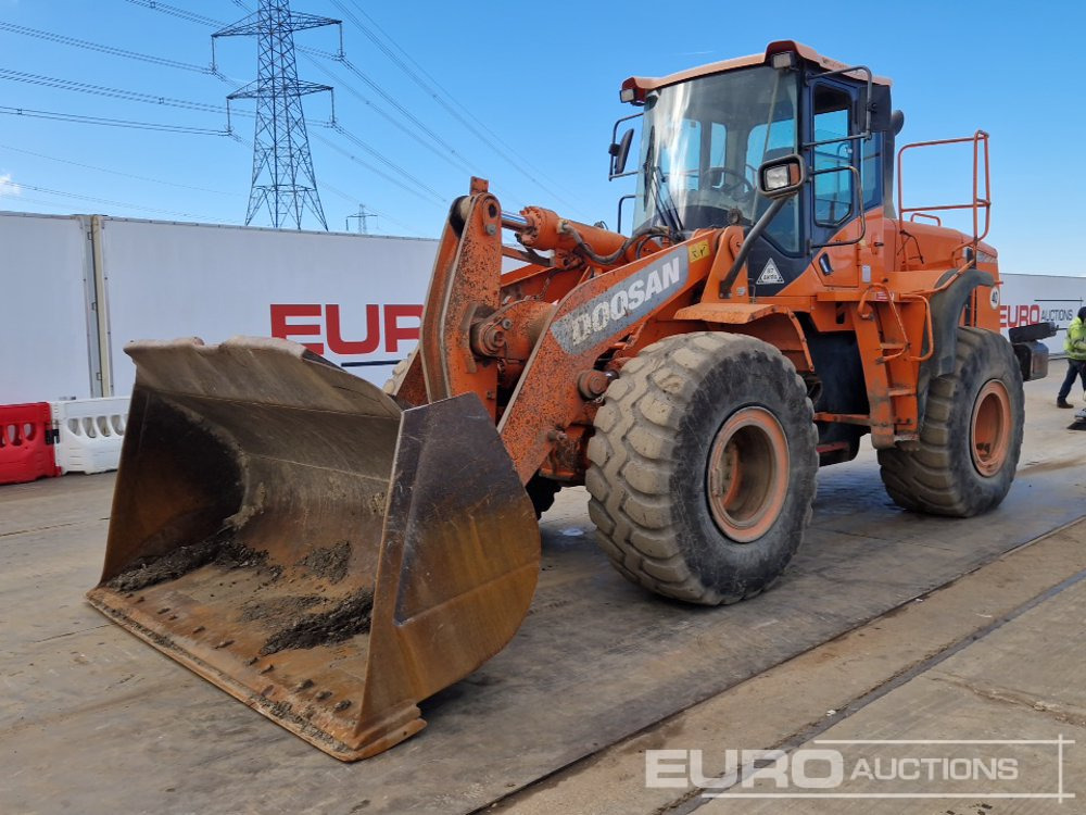 2015 Doosan DL300-3 - Kolový nakladač: obrázek 1 2015 Doosan DL300-3 - Kolový nakladač: obrázek 1