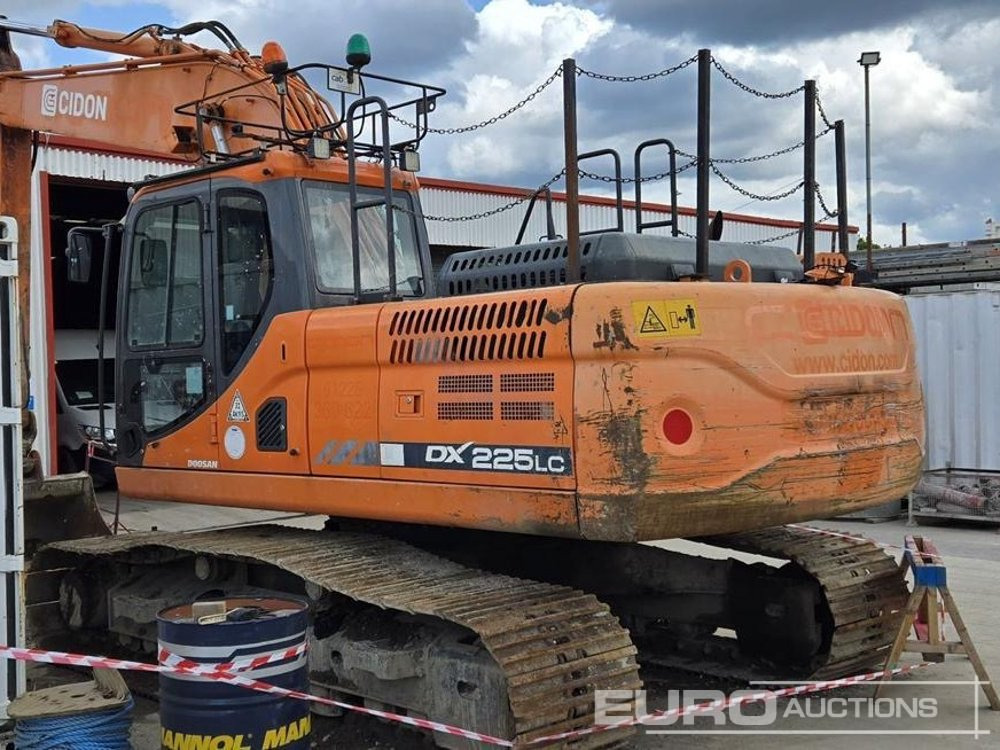 2015 Doosan DX225LC-3 - Pásové rýpadlo: obrázek 2 2015 Doosan DX225LC-3 - Pásové rýpadlo: obrázek 2