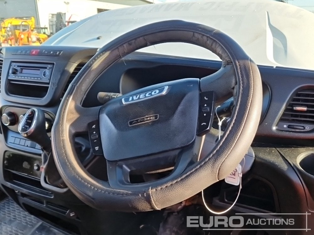 Dodávka valník 2015 Iveco Daily 35C13: obrázek 26 Dodávka valník 2015 Iveco Daily 35C13: obrázek 26