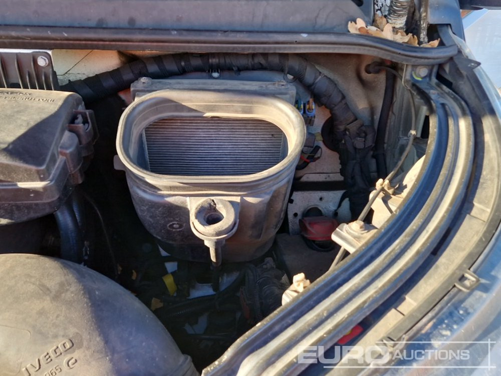 Dodávka valník 2015 Iveco Daily 35C13: obrázek 16 Dodávka valník 2015 Iveco Daily 35C13: obrázek 16