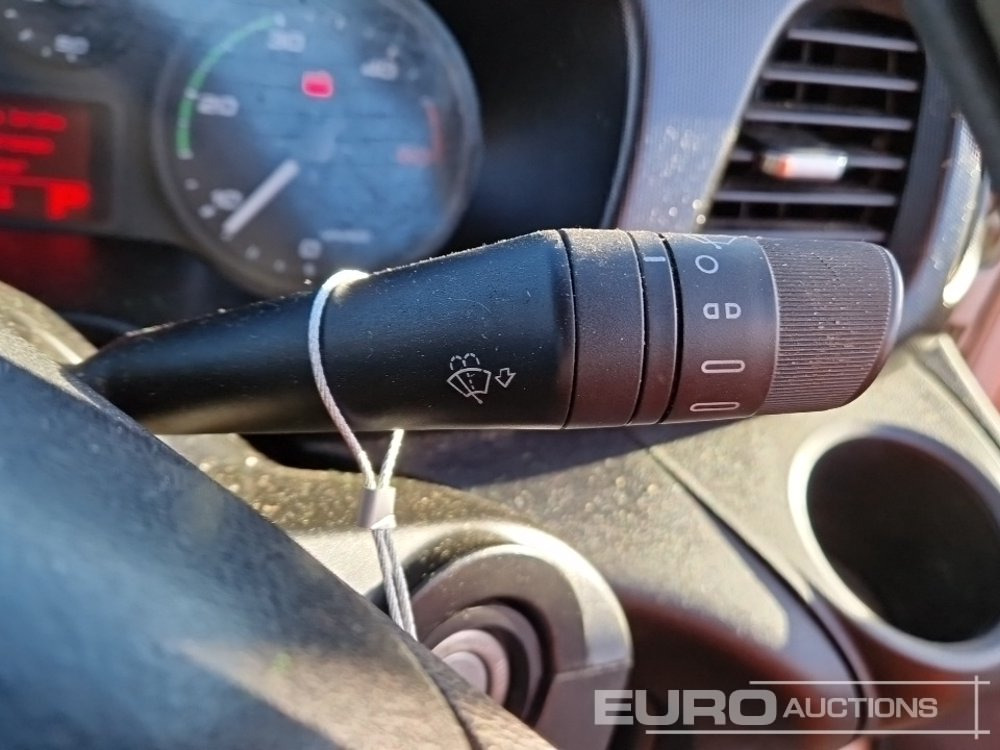 Dodávka valník 2015 Iveco Daily 35C13: obrázek 29 Dodávka valník 2015 Iveco Daily 35C13: obrázek 29