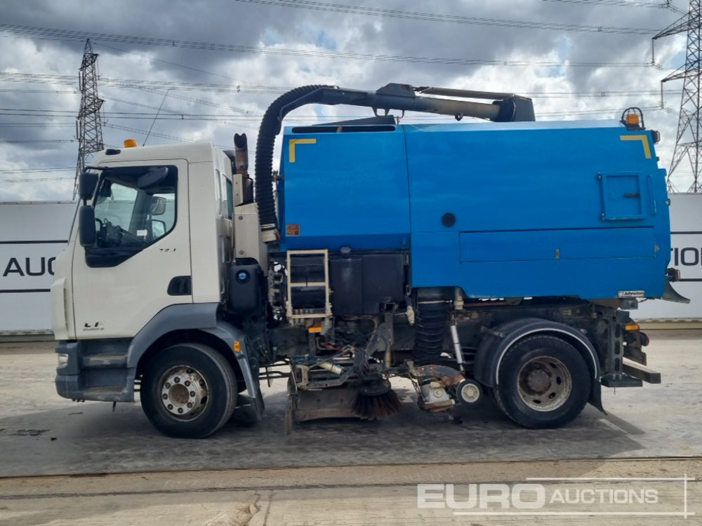 2016 DAF LF220 - Zametací vůz: obrázek 2 2016 DAF LF220 - Zametací vůz: obrázek 2