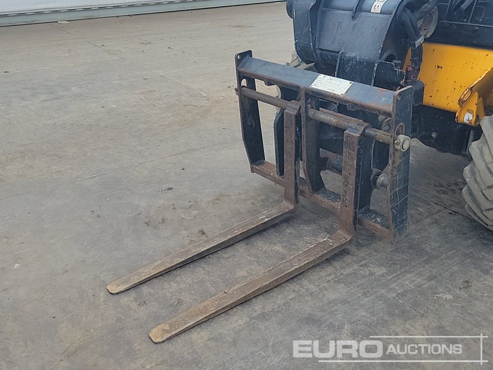 Teleskopický manipulátor 2017 JCB 520-40: obrázek 15