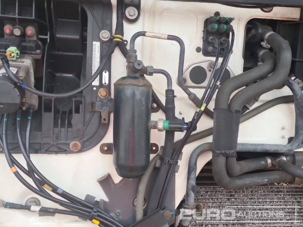 Skříňový nákladní auto 2017 Renault D14: obrázek 23 Skříňový nákladní auto 2017 Renault D14: obrázek 23