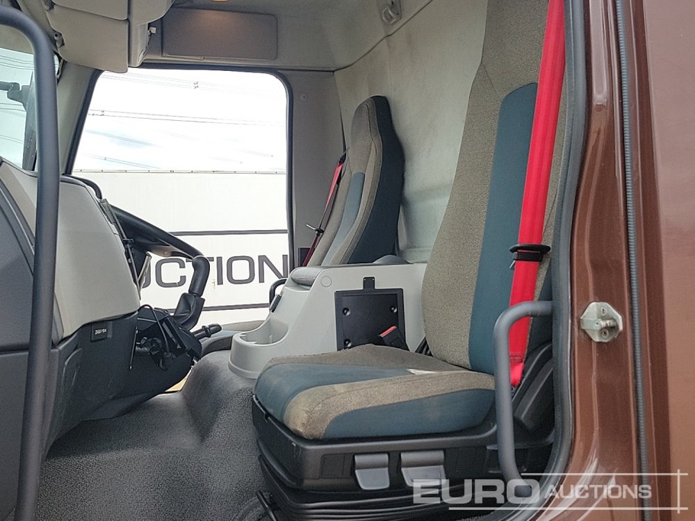 Plachtový nákladní auto 2017 Volvo FL210: obrázek 25
