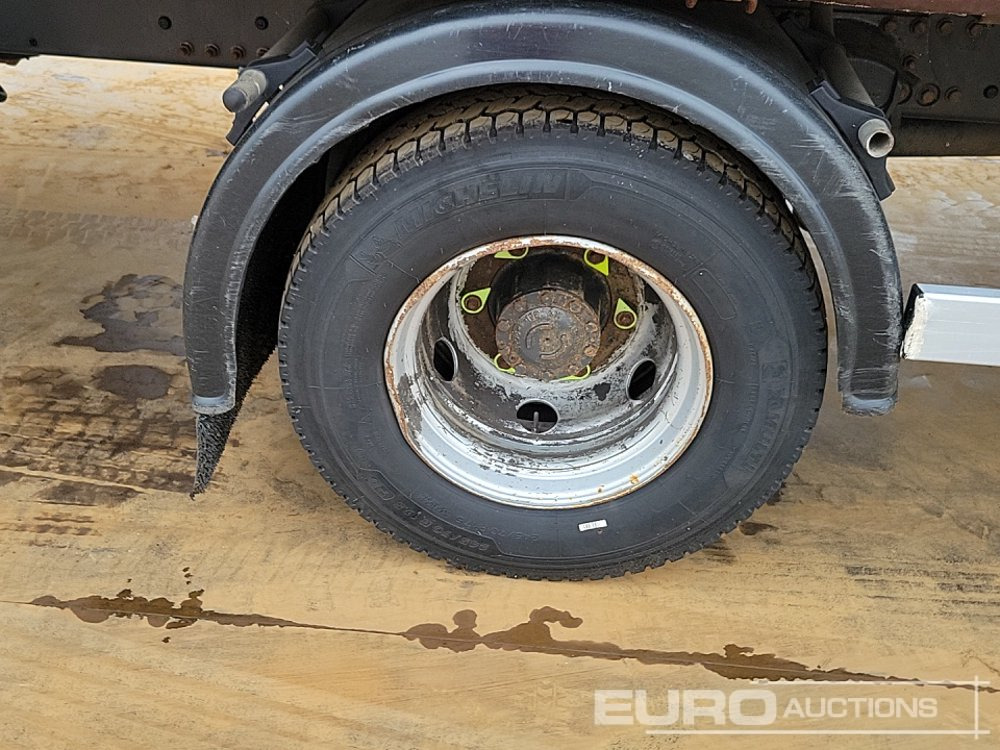 Plachtový nákladní auto 2017 Volvo FL210: obrázek 11
