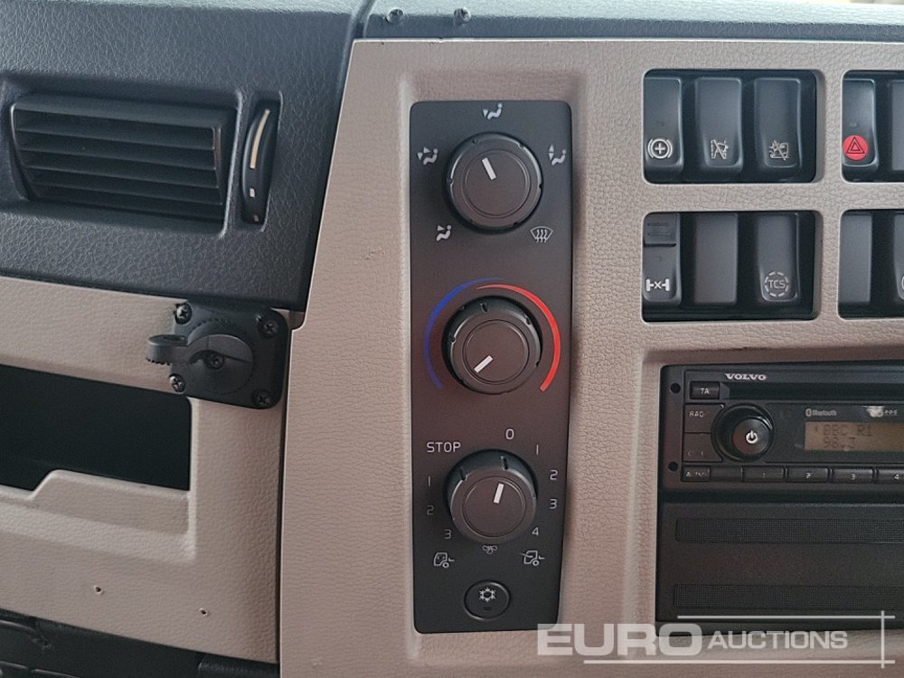 Plachtový nákladní auto 2017 Volvo FL210: obrázek 33