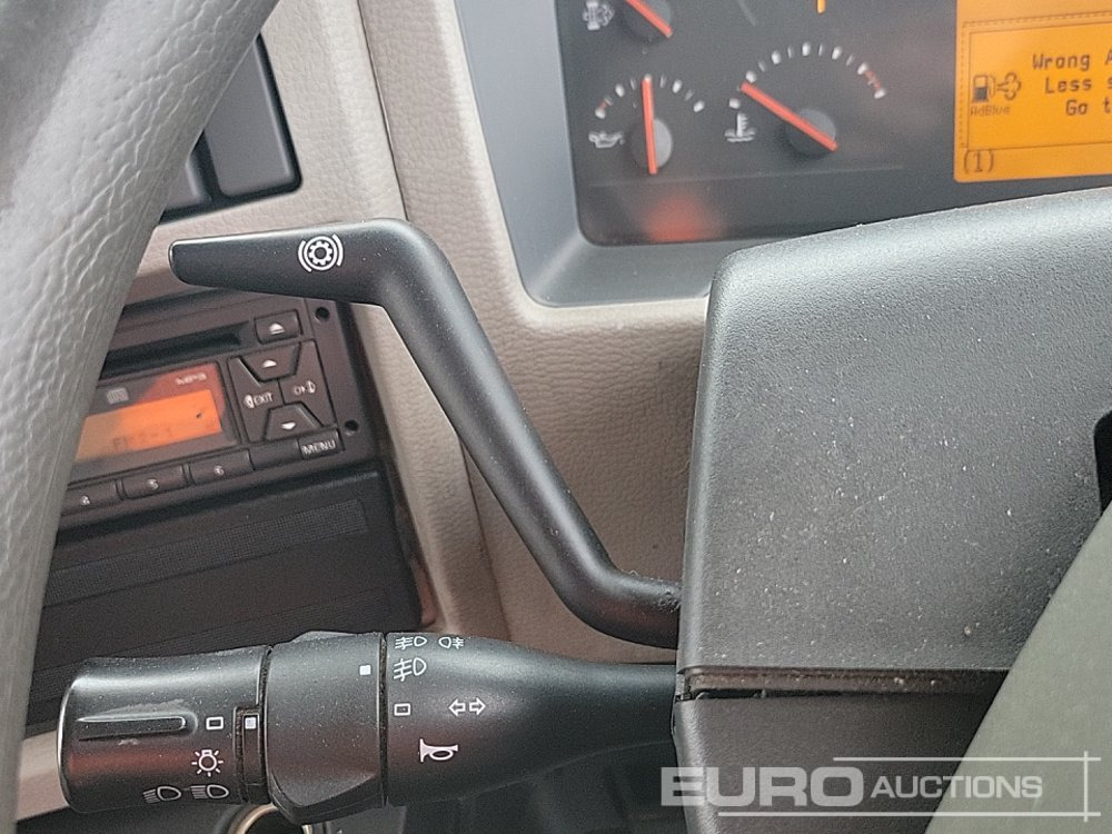 Plachtový nákladní auto 2017 Volvo FL210: obrázek 35