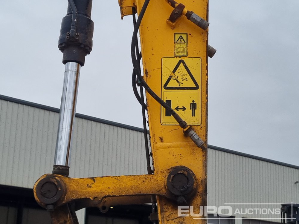 Pásové rýpadlo 2018 JCB JS131LC: obrázek 28