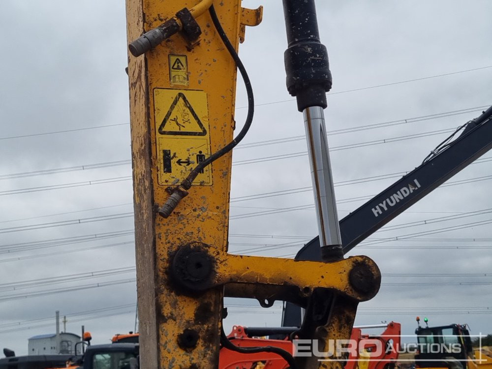 Pásové rýpadlo 2018 JCB JS131LC: obrázek 24