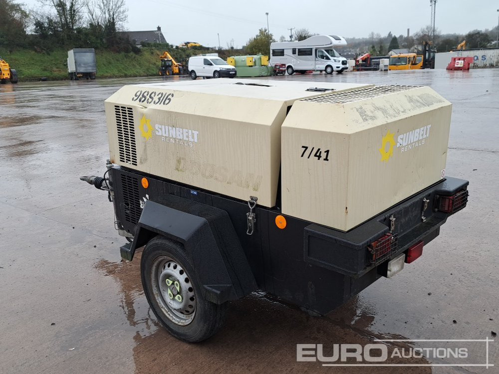 2019 Doosan 741 - Mobilní kompresor: obrázek 2 2019 Doosan 741 - Mobilní kompresor: obrázek 2