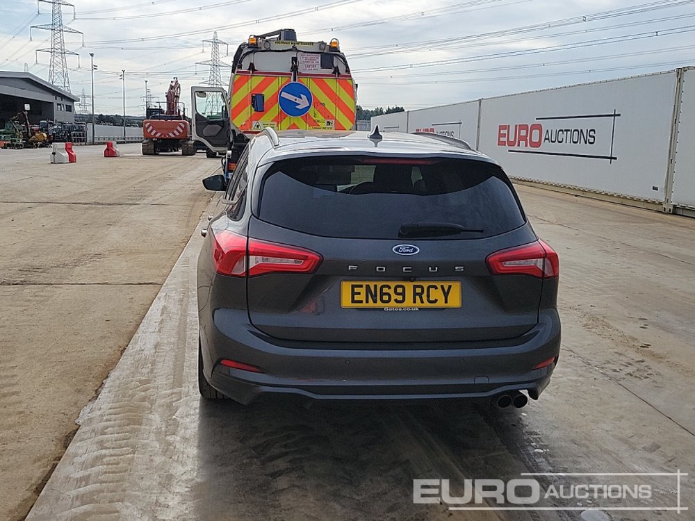 2020 Ford Focus ST - Osobní auto: obrázek 4 2020 Ford Focus ST - Osobní auto: obrázek 4
