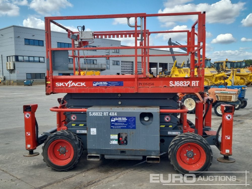 Pracovní plošina 2020 SkyJack SJ6832RT: obrázek 6
