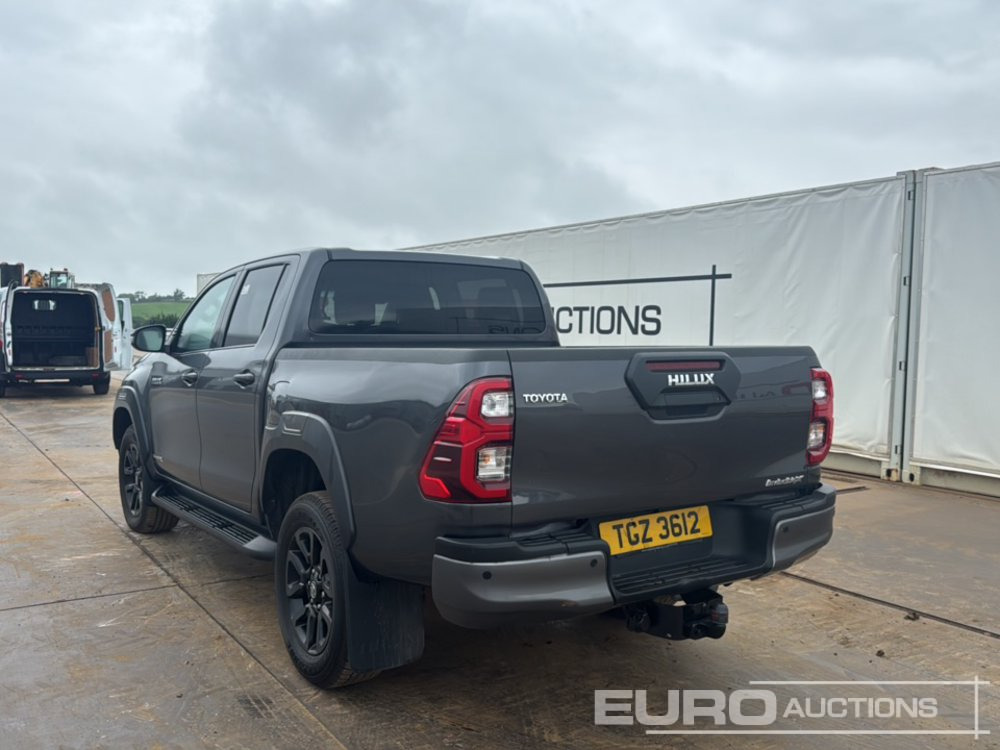 2021 Toyota Hilux Invincible X - Pick-up: obrázek 3 2021 Toyota Hilux Invincible X - Pick-up: obrázek 3