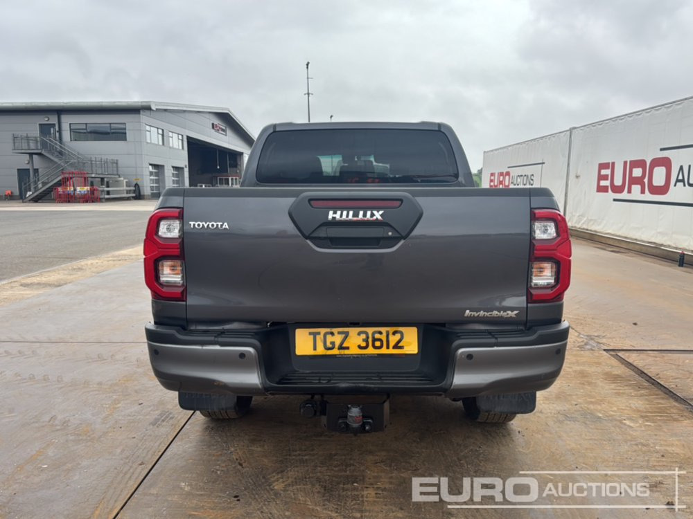 2021 Toyota Hilux Invincible X - Pick-up: obrázek 4 2021 Toyota Hilux Invincible X - Pick-up: obrázek 4