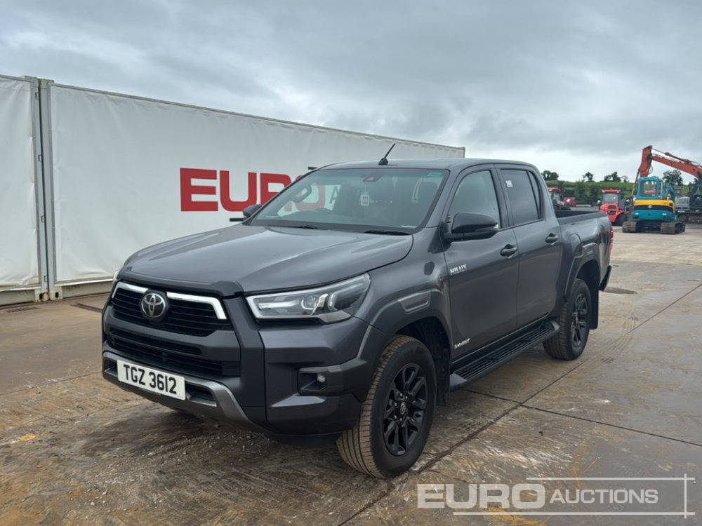 2021 Toyota Hilux Invincible X - Pick-up: obrázek 1 2021 Toyota Hilux Invincible X - Pick-up: obrázek 1