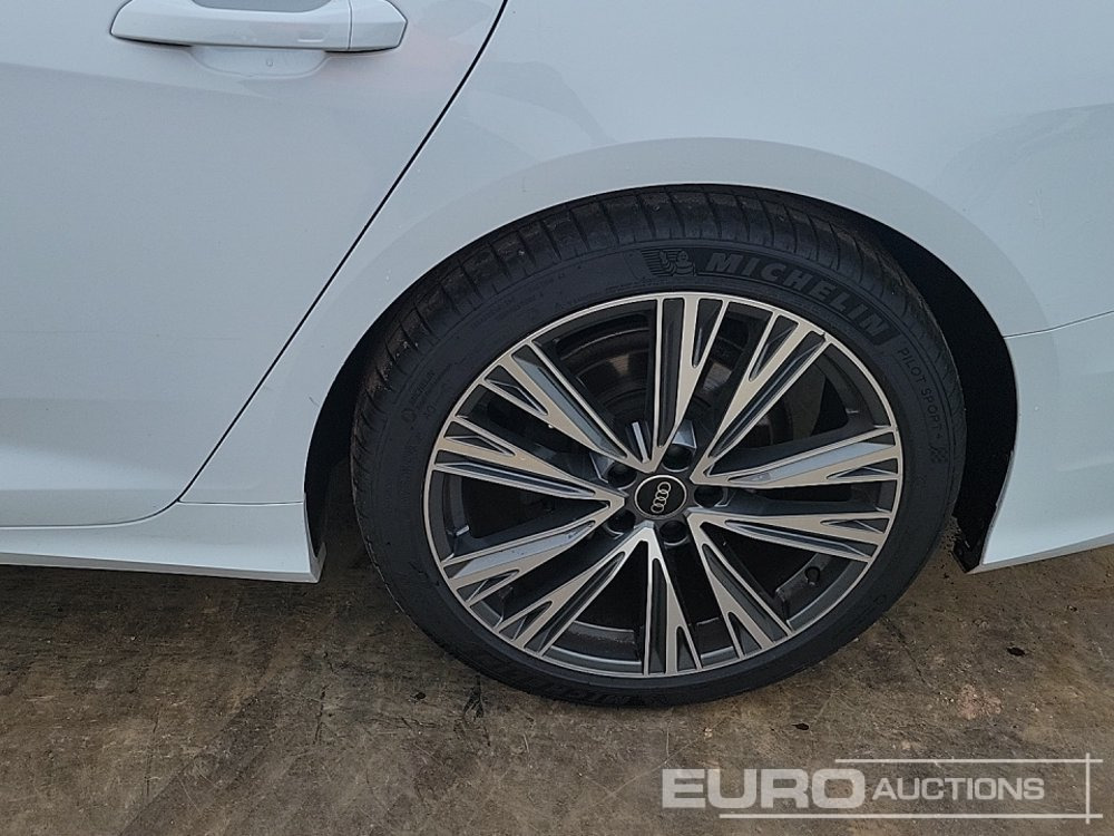 Osobní auto 2022 Audi A6 S LINE: obrázek 10