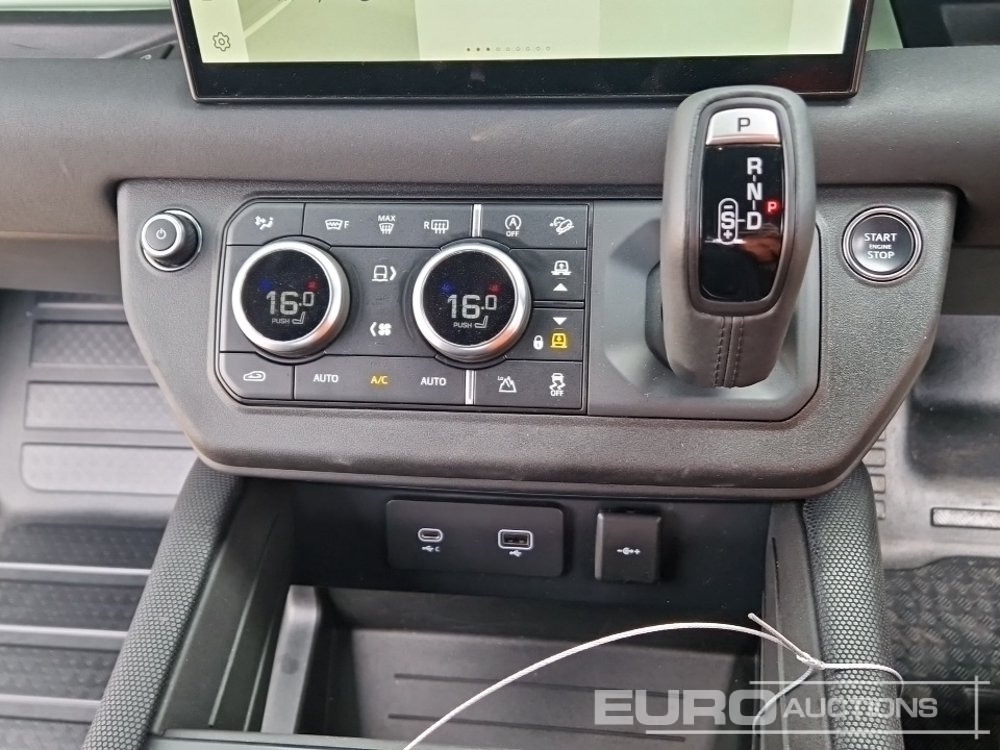 SUV 2023 Land Rover Defender 90: obrázek 35