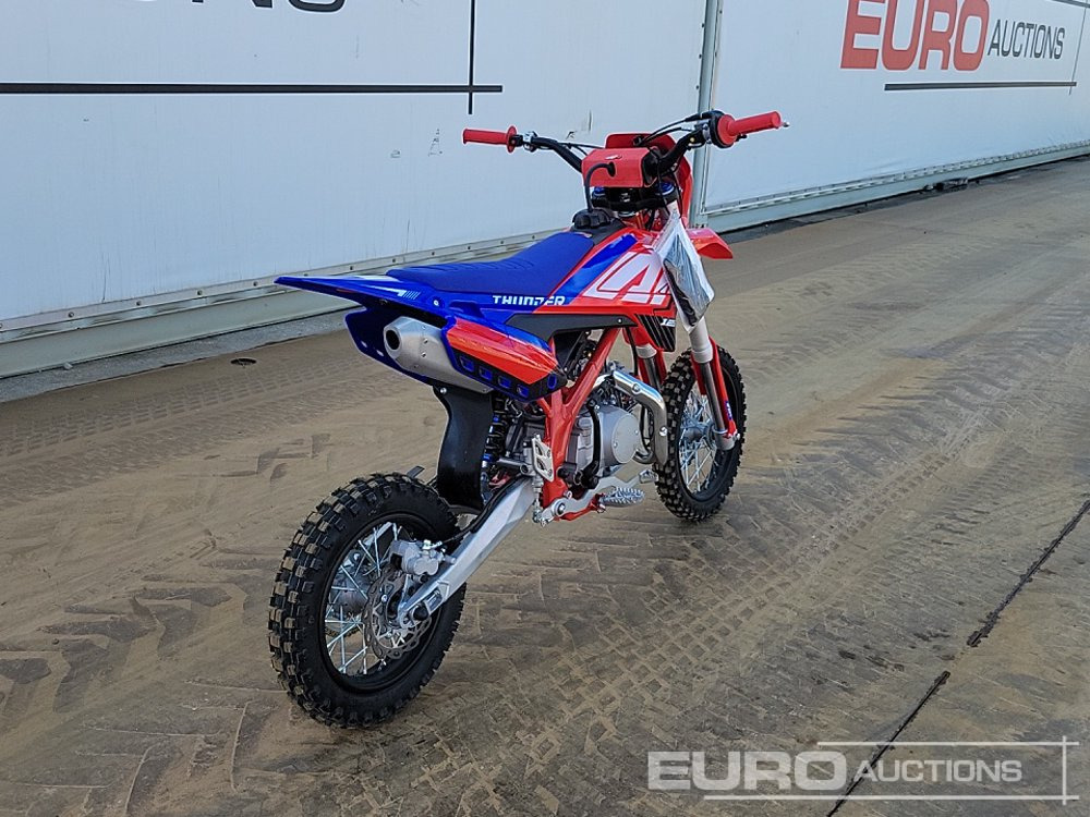2025 Apollo Thunder 125cc Motorcross Bike, 14" Front, 12" Rear Tyres, Electric Start, Air Cooled, Hydraulic Suspension, Disc Brakes, Lighting Kit (UNASSEMBLED) - Motocykl: obrázek 5 2025 Apollo Thunder 125cc Motorcross Bike, 14" Front, 12" Rear Tyres, Electric Start, Air Cooled, Hydraulic Suspension, Disc Brakes, Lighting Kit (UNASSEMBLED) - Motocykl: obrázek 5