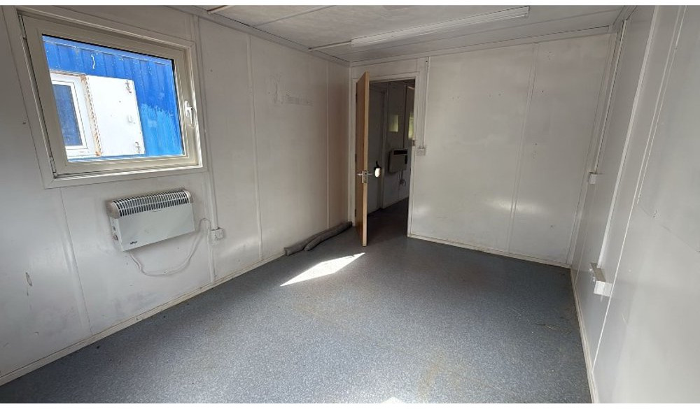 32’ x 10’ Steel Cabin, Double Office (Being Sold Offsite Old Uxbridge Road, Rickmansworth, WD3 9YB, Contact Cathal Doherty 00353 862176148 For Further Info, Customer Will Provide Crane For Loading) - Lodní kontejner: obrázek 5 32’ x 10’ Steel Cabin, Double Office (Being Sold Offsite Old Uxbridge Road, Rickmansworth, WD3 9YB, Contact Cathal Doherty 00353 862176148 For Further Info, Customer Will Provide Crane For Loading) - Lodní kontejner: obrázek 5