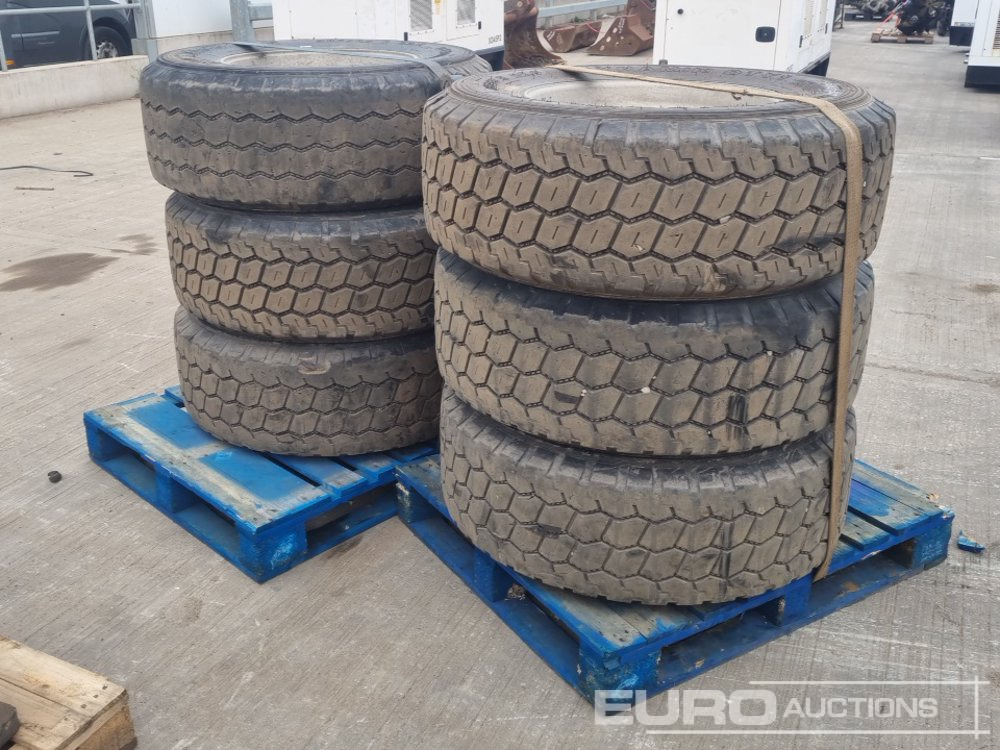 385/65-R22.5 Tyre & Rim (6 of) - Pneumatiky: obrázek 1 385/65-R22.5 Tyre & Rim (6 of) - Pneumatiky: obrázek 1