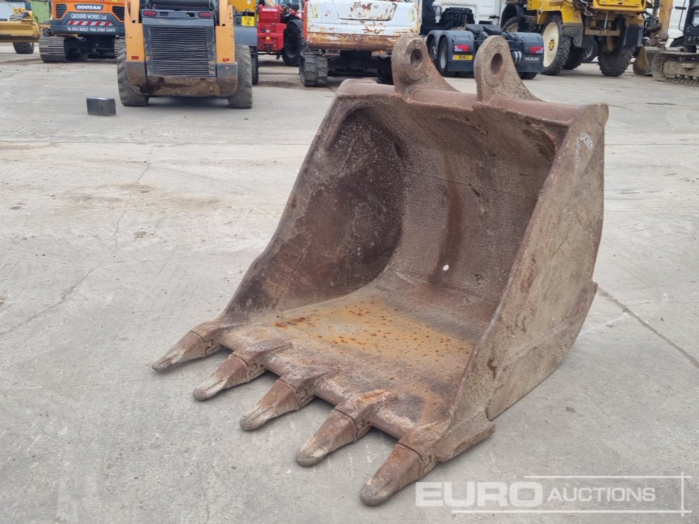48" Digging Bucket 80mm Pin to suit 20 Ton Excavator - Lžíce: obrázek 1 48" Digging Bucket 80mm Pin to suit 20 Ton Excavator - Lžíce: obrázek 1