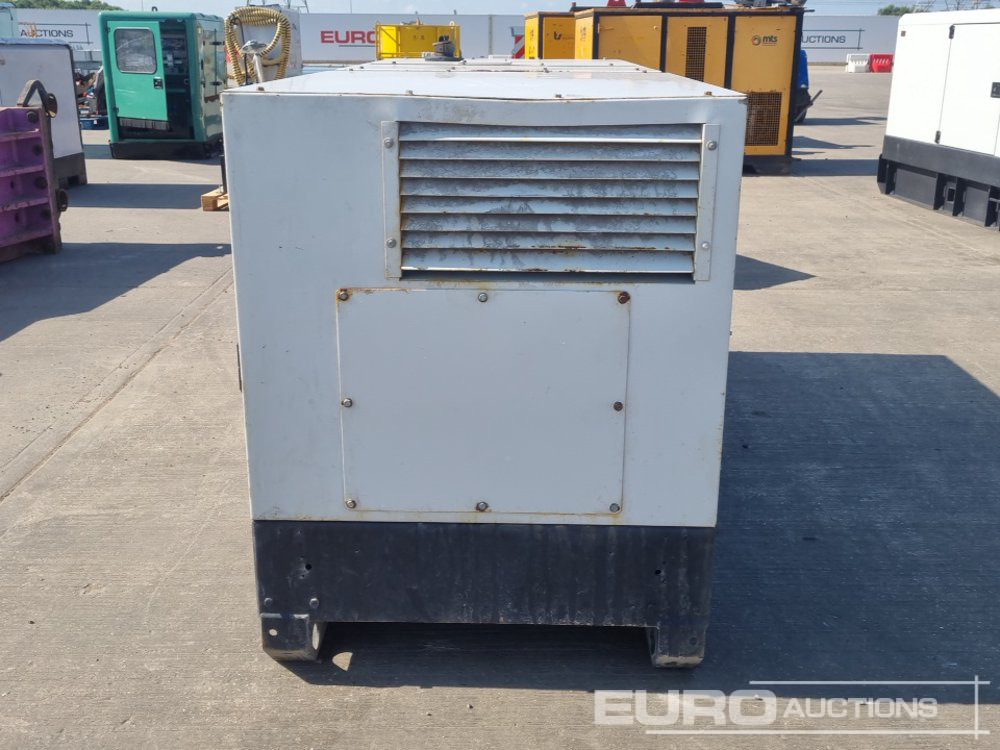 70kVA Generator, Perkins Engine - Elektrický generátor: obrázek 4 70kVA Generator, Perkins Engine - Elektrický generátor: obrázek 4