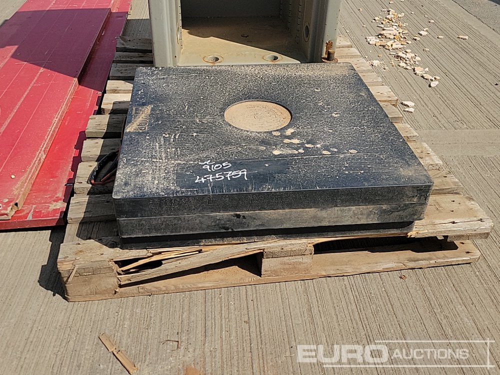 Stavební zařízení Aluminium Dropside Side Panels (2 of), Hiab Outrigger Feet (3 of), Chubb Key Safe: obrázek 9
