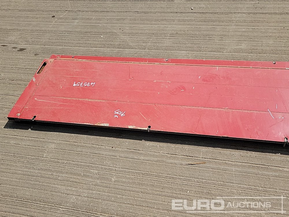 Stavební zařízení Aluminium Dropside Side Panels (2 of), Hiab Outrigger Feet (3 of), Chubb Key Safe: obrázek 14