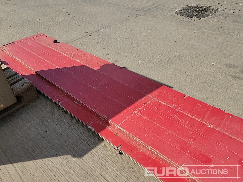 Stavební zařízení Aluminium Dropside Side Panels (2 of), Hiab Outrigger Feet (3 of), Chubb Key Safe: obrázek 17