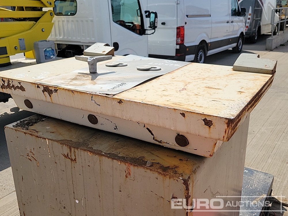 Stavební zařízení Aluminium Dropside Side Panels (2 of), Hiab Outrigger Feet (3 of), Chubb Key Safe: obrázek 22