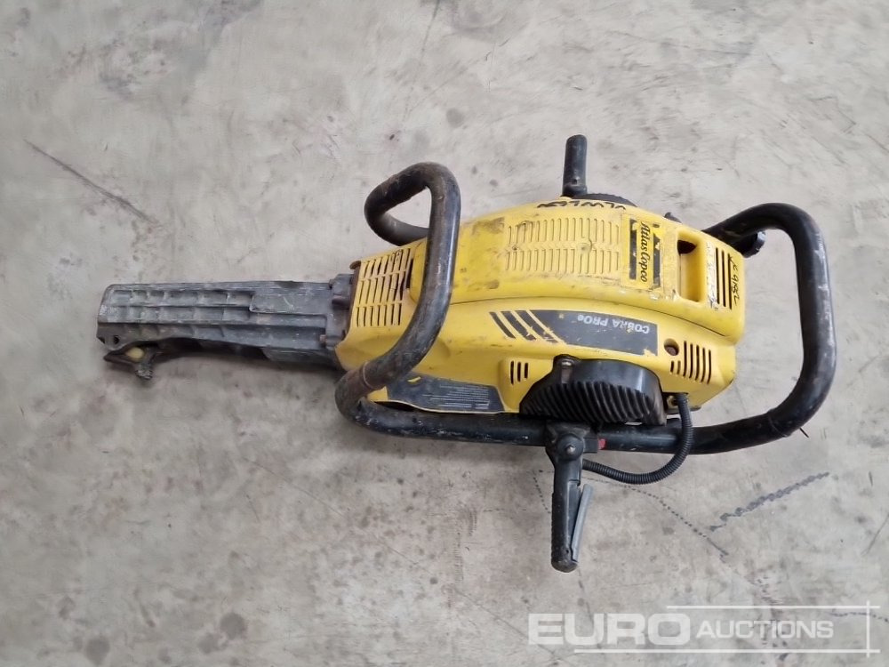 Atlas Copco Cobra Pro - Technika pro ukládaní asfaltu: obrázek 2 Atlas Copco Cobra Pro - Technika pro ukládaní asfaltu: obrázek 2
