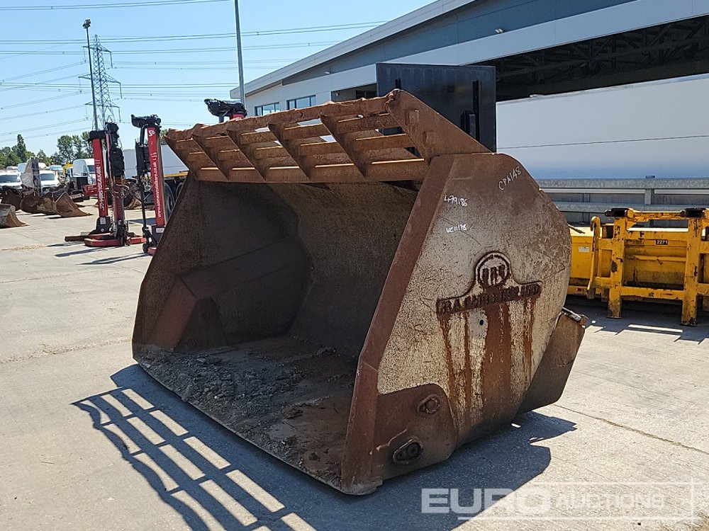 BAC 116" Hydraulic Hi Tip Loading Bucket to suit Loader - Lžíce: obrázek 1 BAC 116" Hydraulic Hi Tip Loading Bucket to suit Loader - Lžíce: obrázek 1