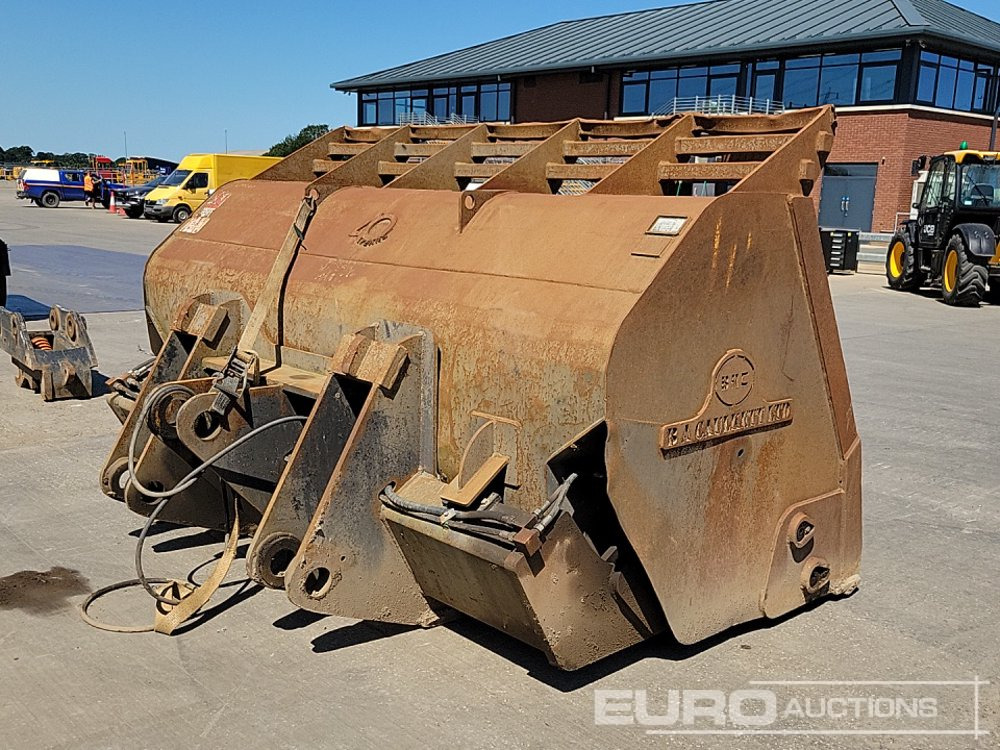 BAC 116" Hydraulic Hi Tip Loading Bucket to suit Loader - Lžíce: obrázek 5 BAC 116" Hydraulic Hi Tip Loading Bucket to suit Loader - Lžíce: obrázek 5