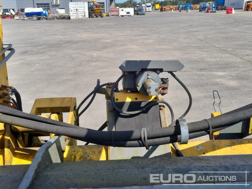 Sněhová fréza Bucher Schorling P21 Single Axle Runway Sweeper, Snow Clearing Brush, Snow Blower, Dryer: obrázek 19
