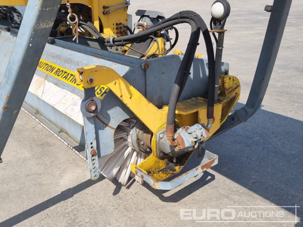 Sněhová fréza Bucher Schorling P21 Single Axle Runway Sweeper, Snow Clearing Brush, Snow Blower, Dryer: obrázek 21