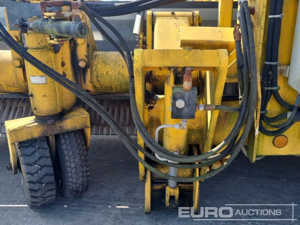Sněhová fréza Bucher Schorling P21 Single Axle Runway Sweeper, Snow Clearing Brush, Snow Blower, Dryer: obrázek 26