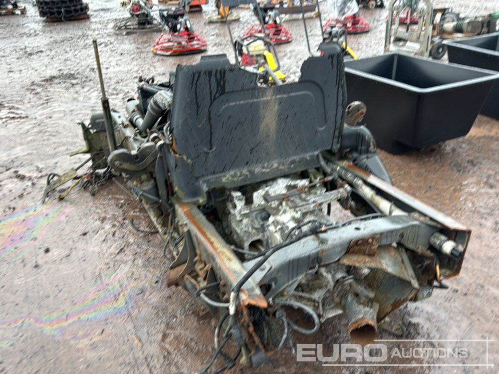 Cummings 4 Cylinder Diesel Engine & Gearbox - Motor: obrázek 3 Cummings 4 Cylinder Diesel Engine & Gearbox - Motor: obrázek 3