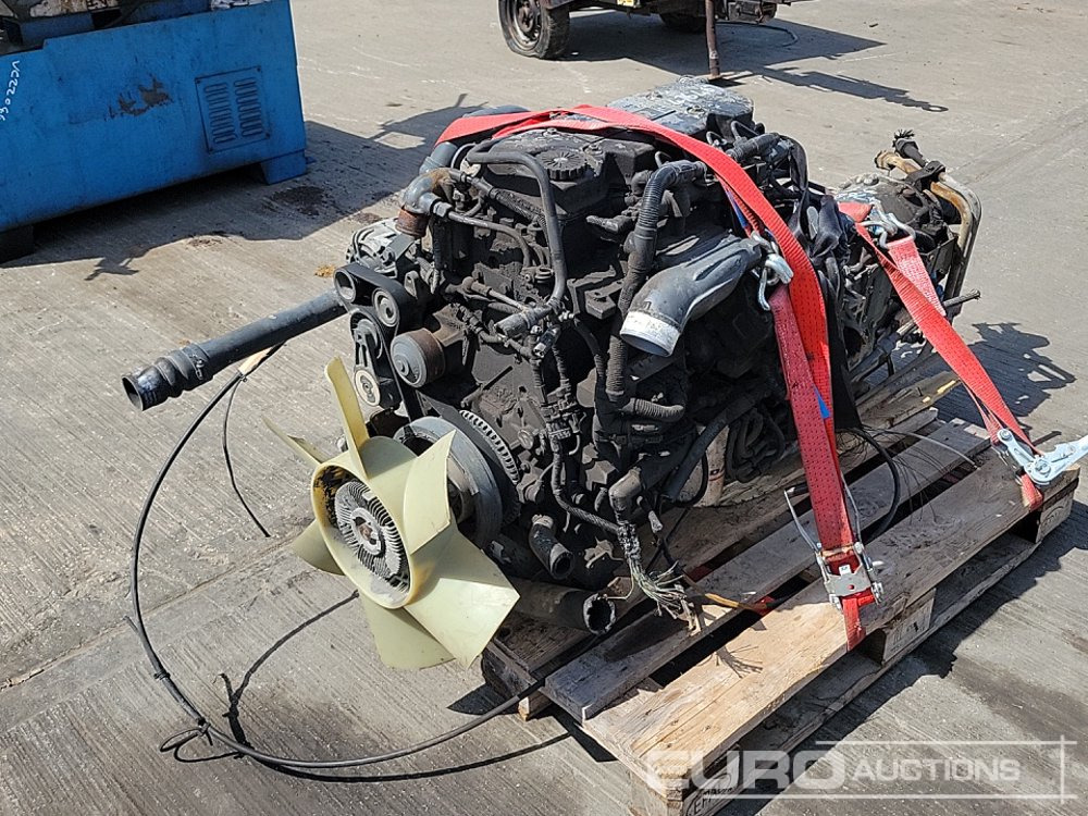 Cummins 4 Cylinder Engine, Gearbox - Motor: obrázek 1 Cummins 4 Cylinder Engine, Gearbox - Motor: obrázek 1