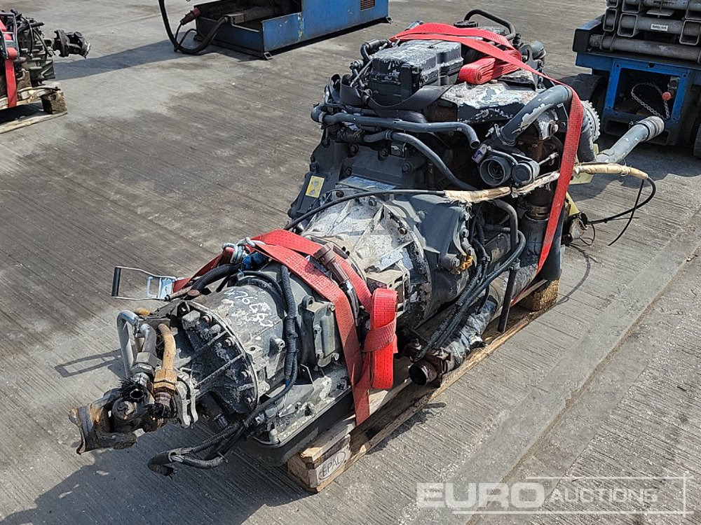 Cummins 4 Cylinder Engine, Gearbox - Motor: obrázek 5 Cummins 4 Cylinder Engine, Gearbox - Motor: obrázek 5
