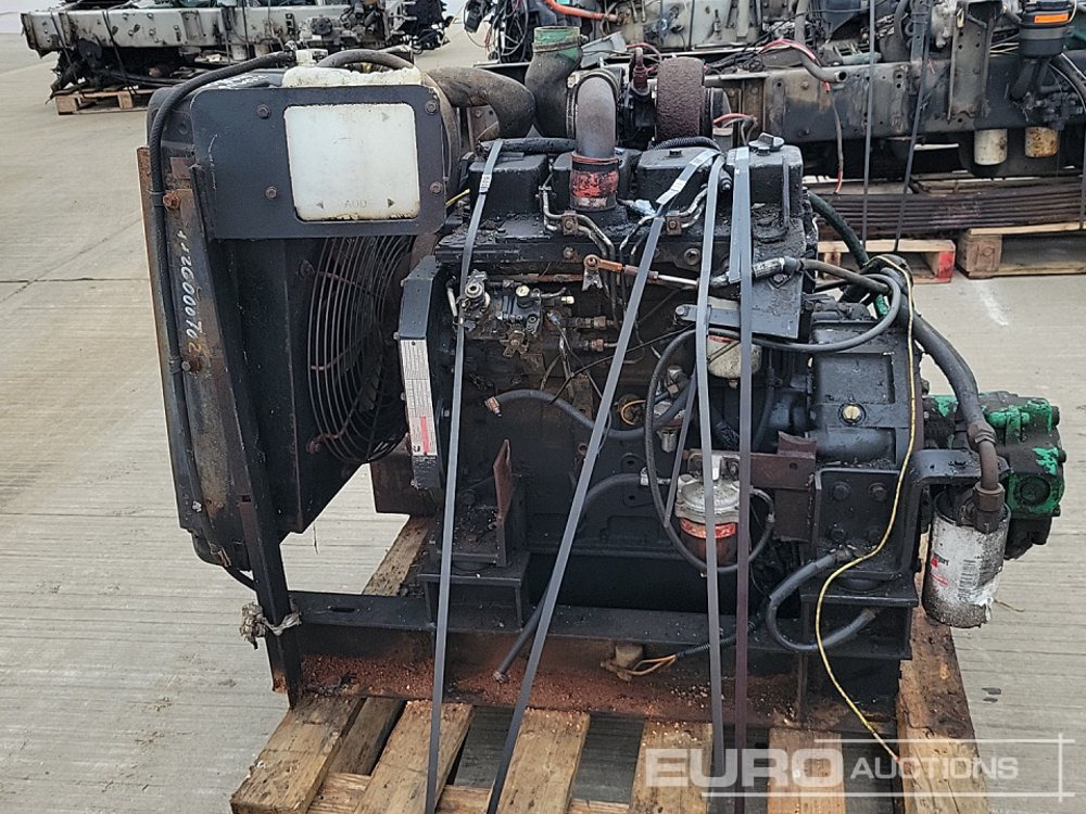 Cummins 4 Cylinder Engine - Motor: obrázek 2 Cummins 4 Cylinder Engine - Motor: obrázek 2