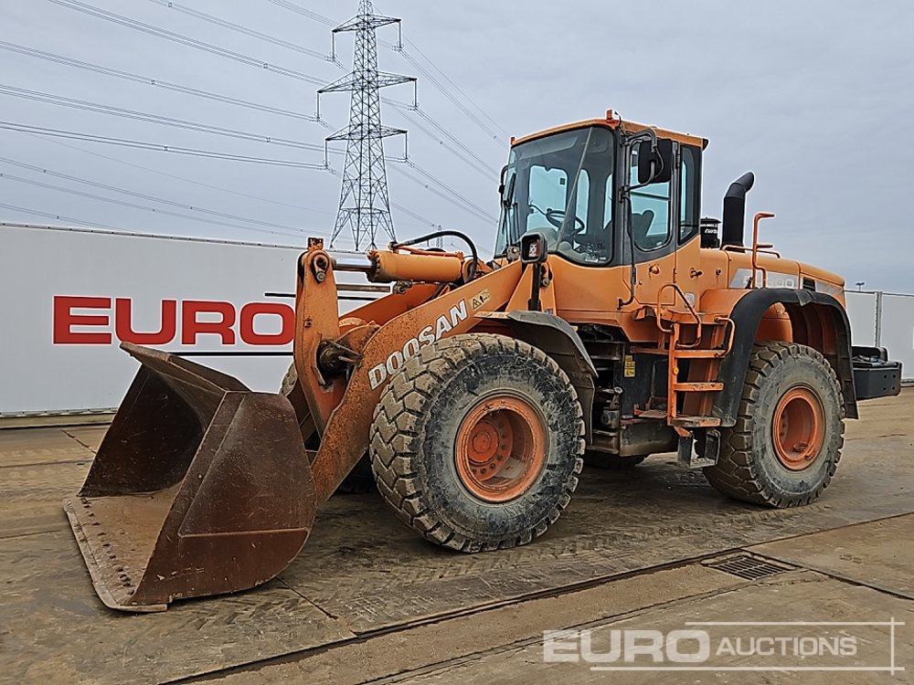 Doosan DL300 - Kolový nakladač: obrázek 1 Doosan DL300 - Kolový nakladač: obrázek 1