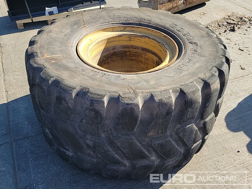 Goodyear 750/65 R25 Tyre & Rim - Pneumatiky: obrázek 4 Goodyear 750/65 R25 Tyre & Rim - Pneumatiky: obrázek 4