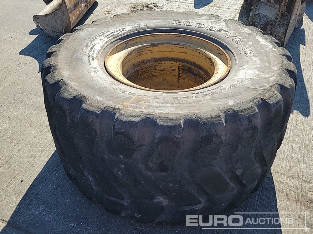 Goodyear 750/65 R25 Tyre & Rim - Pneumatiky: obrázek 3 Goodyear 750/65 R25 Tyre & Rim - Pneumatiky: obrázek 3