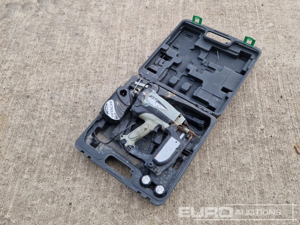 Hitachi NT65GS 3.6 Volt Cordless Nailer, 3 Batterys, Charger - Stavební zařízení: obrázek 1 Hitachi NT65GS 3.6 Volt Cordless Nailer, 3 Batterys, Charger - Stavební zařízení: obrázek 1
