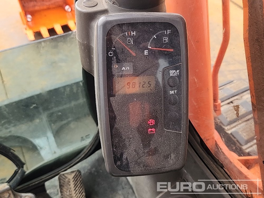 Mini rýpadlo Hitachi ZX60: obrázek 44