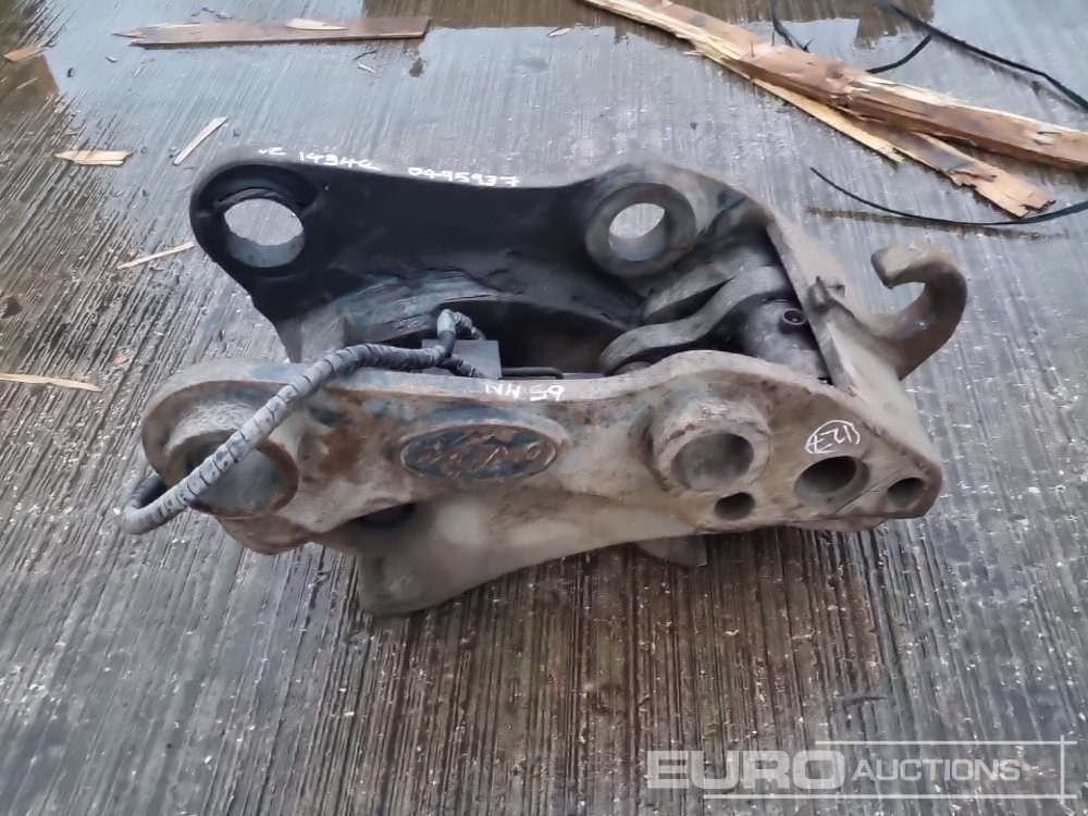 Hydraulic Quick Hitch 65mm Pin to suit 13 Ton Excavator - Rychloupínací: obrázek 2 Hydraulic Quick Hitch 65mm Pin to suit 13 Ton Excavator - Rychloupínací: obrázek 2